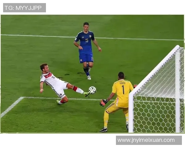 阿迪达斯签约足球球星大盘点与精彩瞬间展现